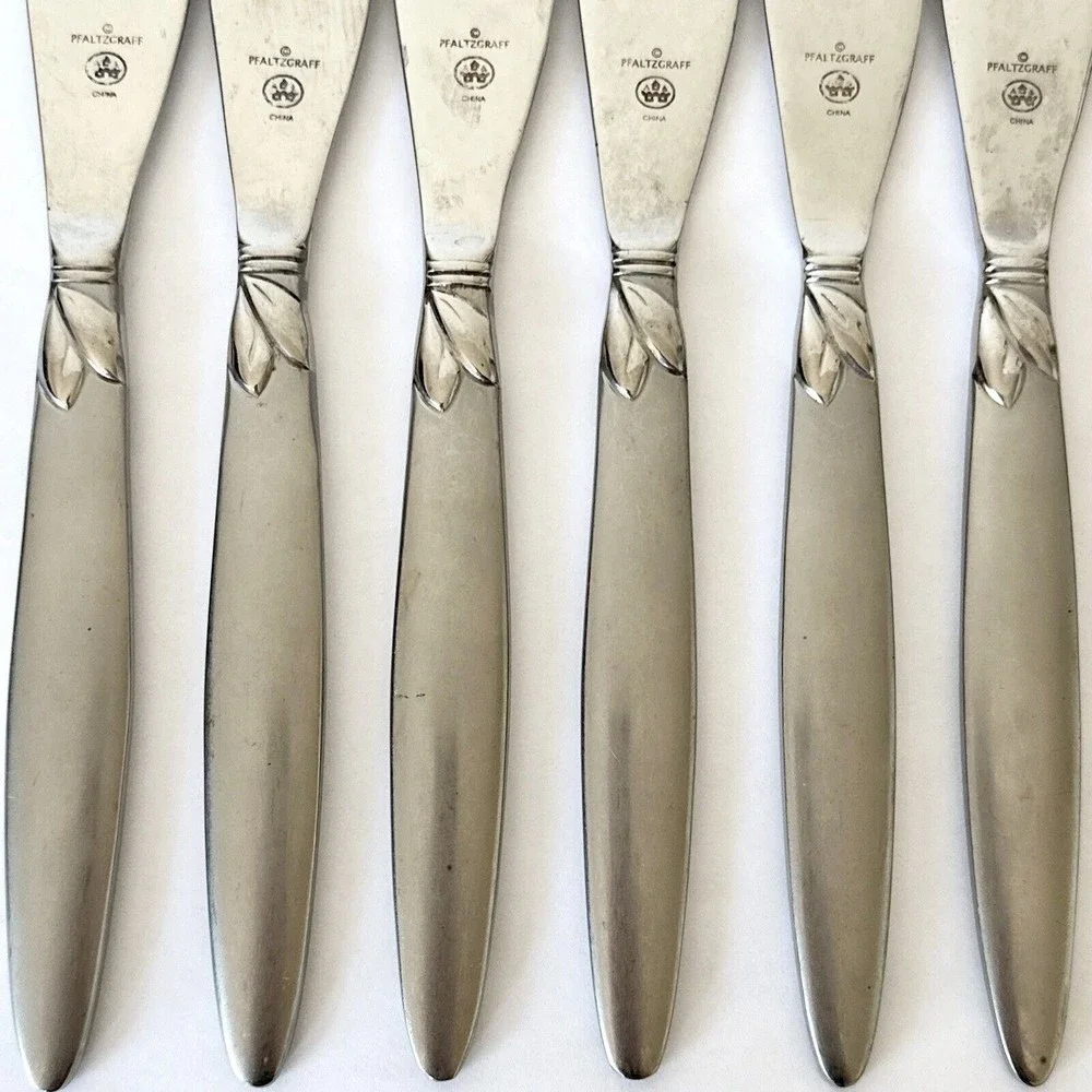 8 Pc‎ Pfaltzgraff stainless 18/0 Satin Laurel Frosted handle Dinner Knives￼